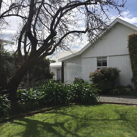 Aylstone Martinborough Hotel Екстериор снимка