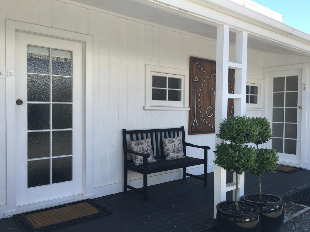 Aylstone Martinborough Hotel Екстериор снимка
