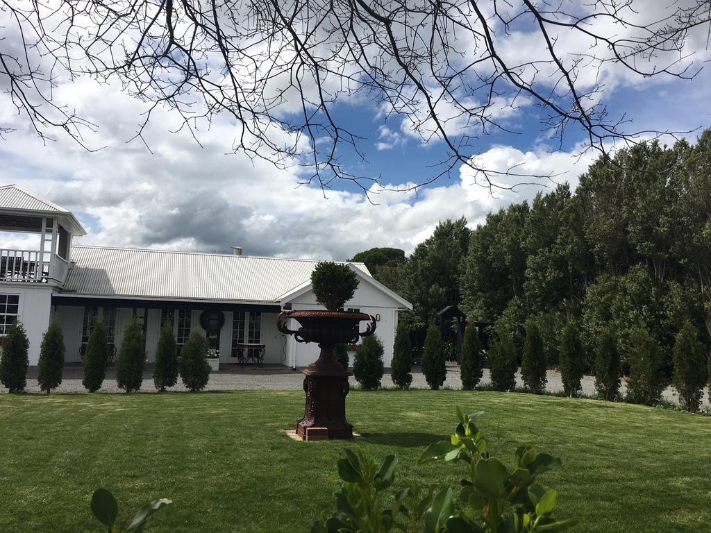 Aylstone Martinborough Hotel Екстериор снимка