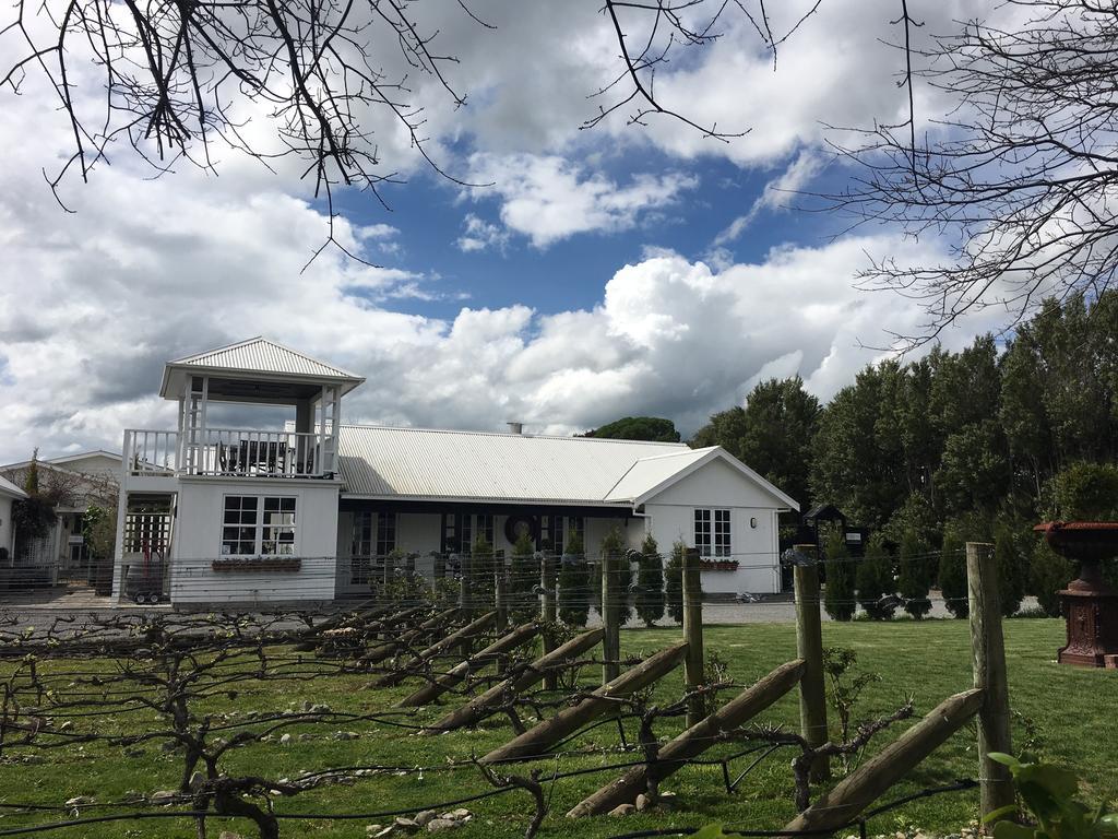 Aylstone Martinborough Hotel Екстериор снимка
