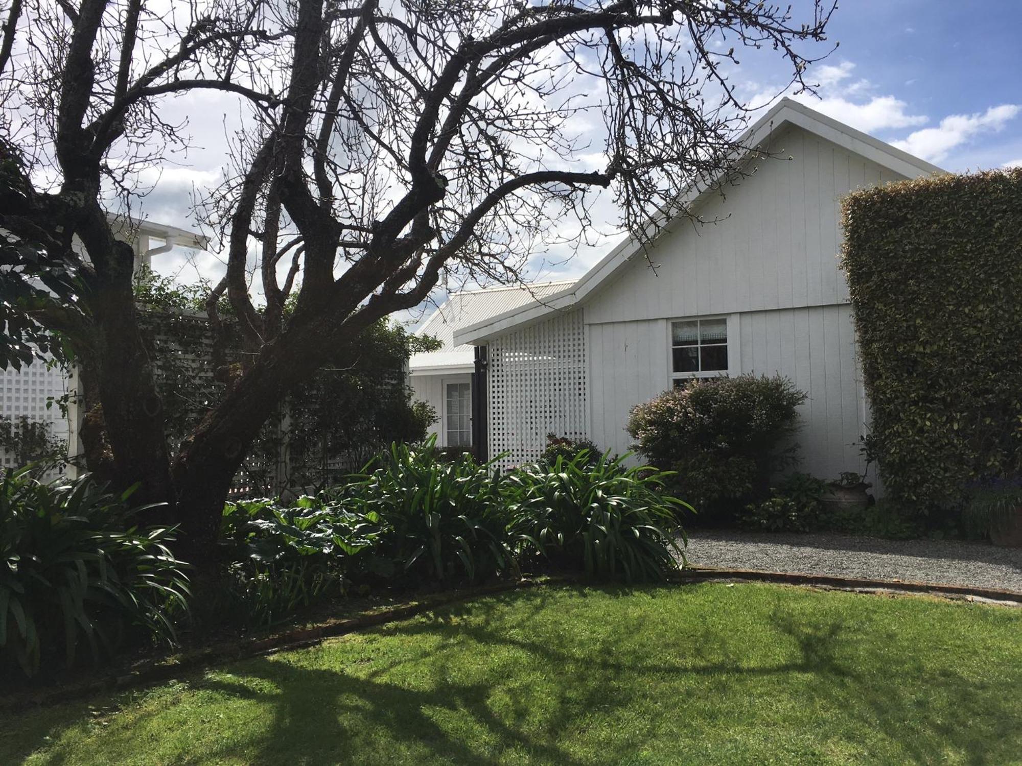 Aylstone Martinborough Hotel Екстериор снимка