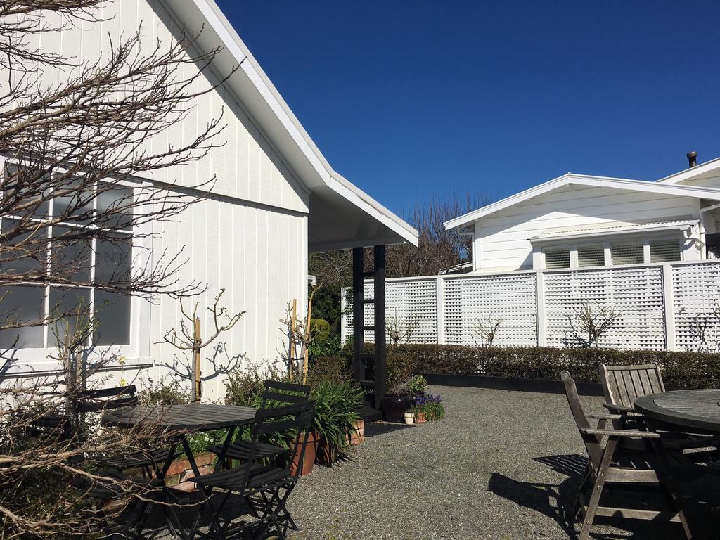 Aylstone Martinborough Hotel Екстериор снимка